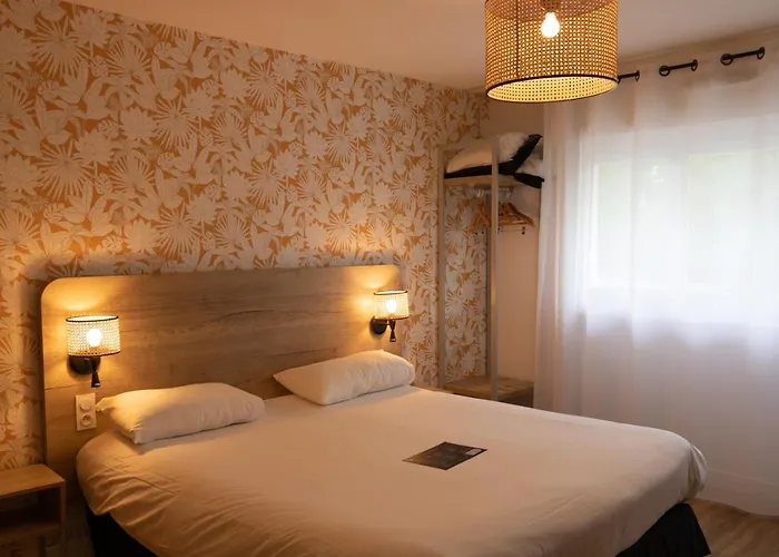 Logis Golfe Hotel