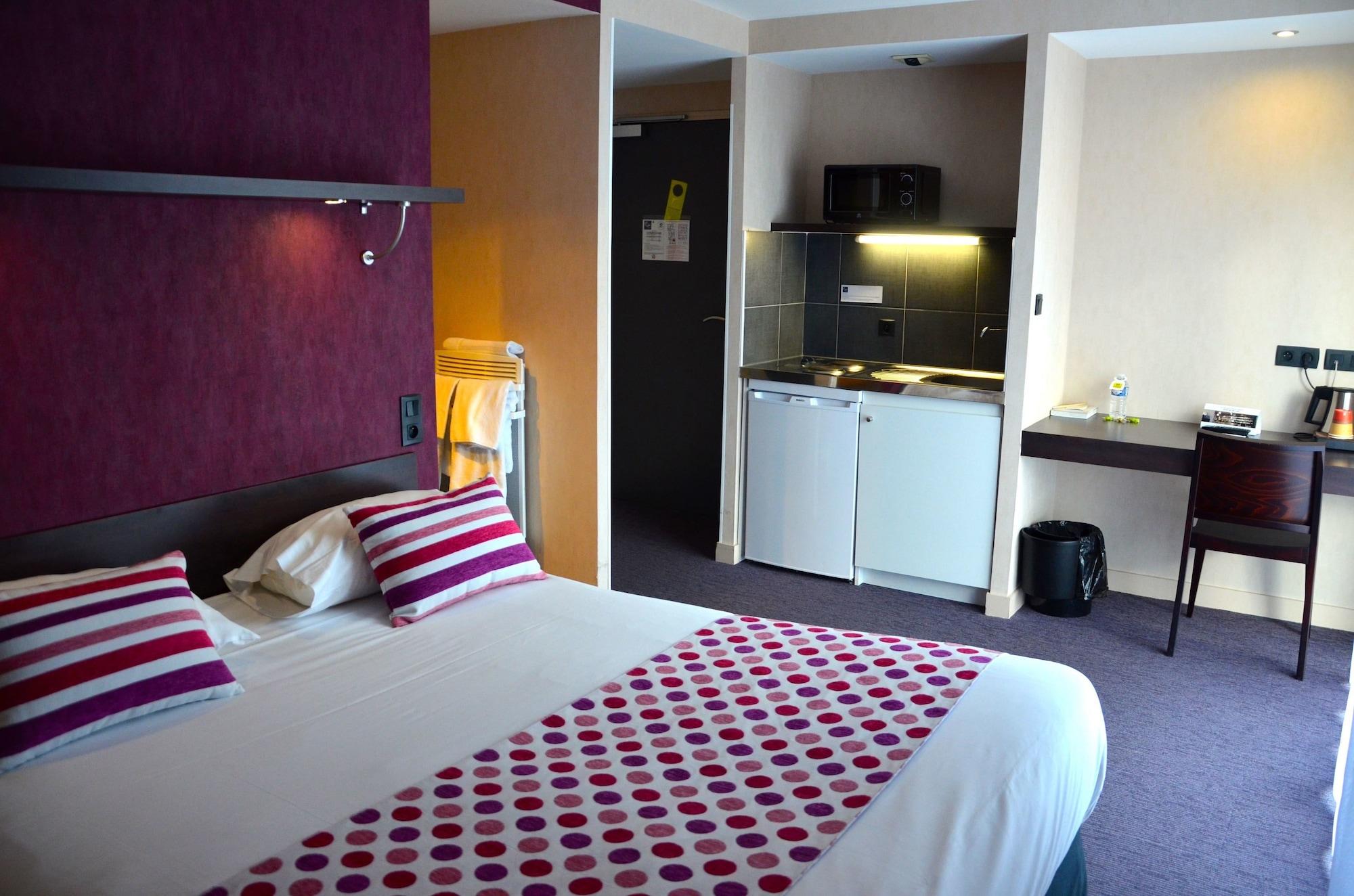 Logis Golfe Hotel 3*